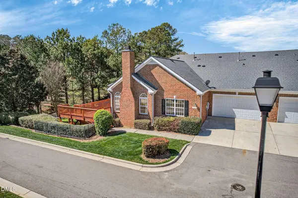 2004 Clyde Bank CT, Cary, NC 27511