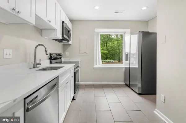 14 ENSIGN CT, Essex, MD 21221