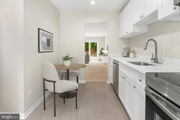 14 ENSIGN CT, Essex, MD 21221