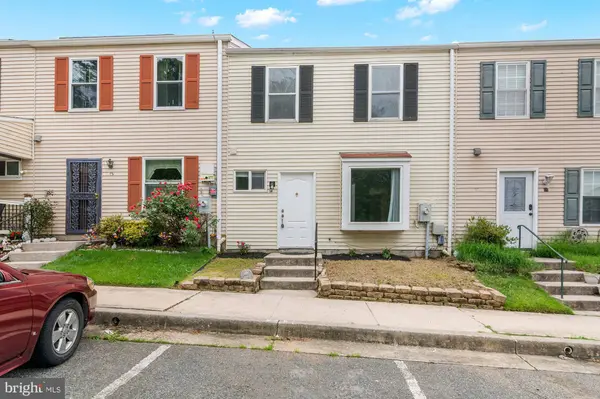 14 ENSIGN CT, Essex, MD 21221