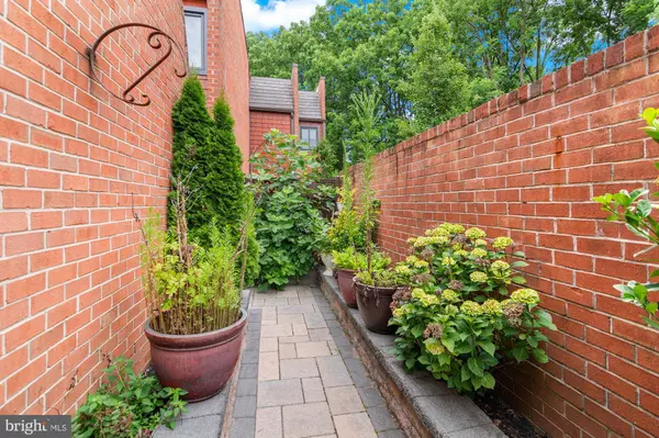 19 COLDWATER CT, Towson, MD 21204