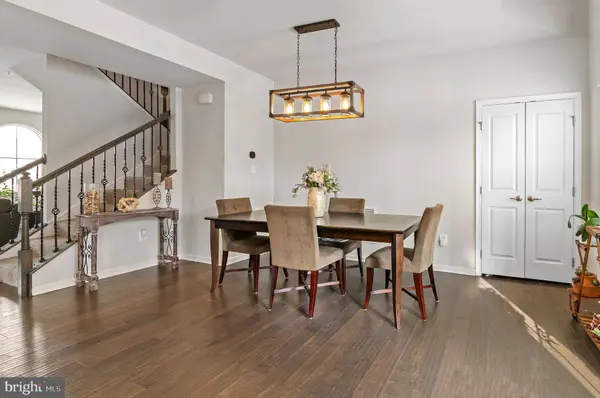 8249 HICKORY HOLLOW DR, Glen Burnie, MD 21060