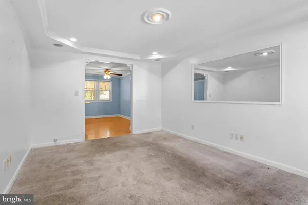 364 LEEANNE RD, Baltimore, MD 21221