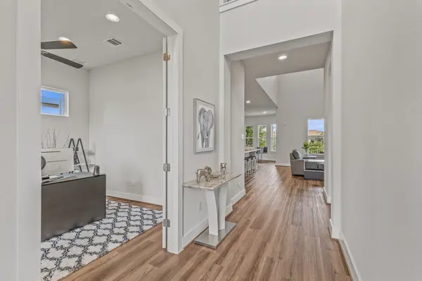 605 Gunison Dr, Austin, TX 78738-0016
