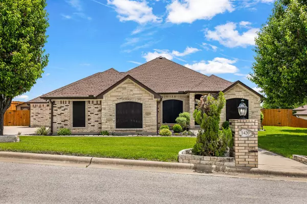 1420 Gomer LN, Harker Heights, TX 76548