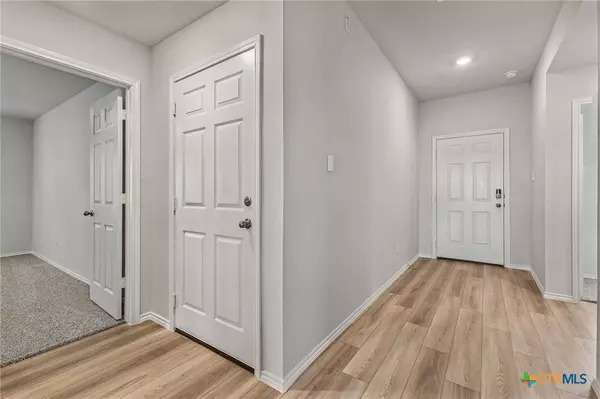 921 Coyote CRK, Temple, TX 76502