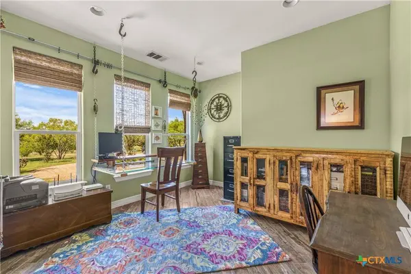 23802 Oscar RD, Spicewood, TX 78669