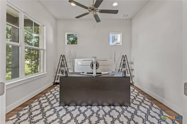 605 Gunison DR, Austin, TX 78738