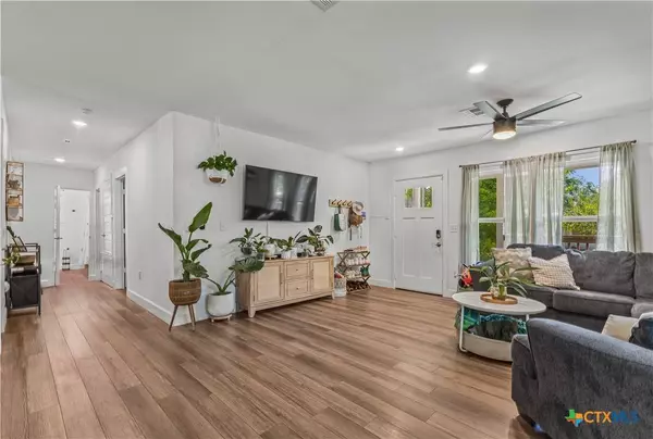 413 W Lincoln AVE, Copperas Cove, TX 76522