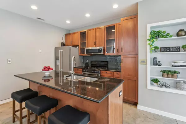 754 N Pearl Street, Columbus, OH 43215