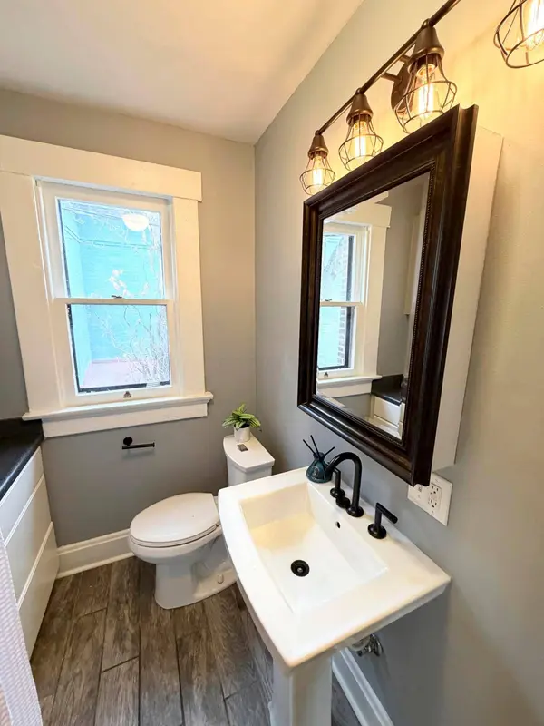 915 Dennison Avenue, Columbus, OH 43201