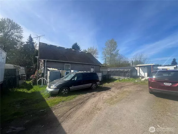 8518 9th AVE E, Tacoma, WA 98445