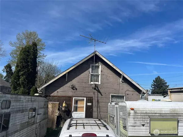 8518 9th AVE E, Tacoma, WA 98445