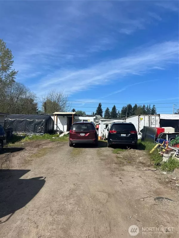 8518 9th AVE E, Tacoma, WA 98445