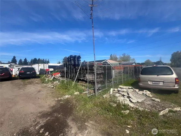 8516 9th Avenue Ct E, Tacoma, WA 98445