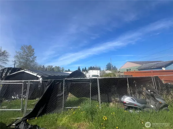 8516 9th Avenue Ct E, Tacoma, WA 98445