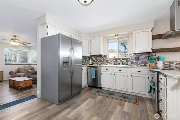 210 Hillcrest DR, Selah, WA 98942