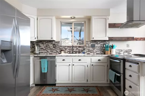 210 Hillcrest DR, Selah, WA 98942