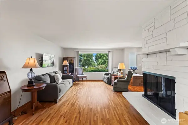 108 Champion ST, Steilacoom, WA 98388