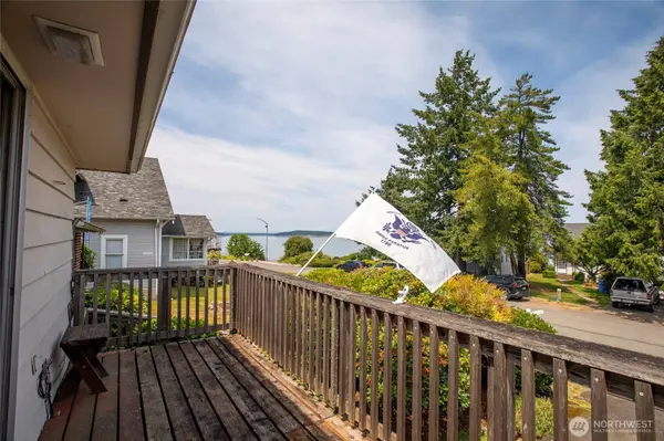 108 Champion ST, Steilacoom, WA 98388