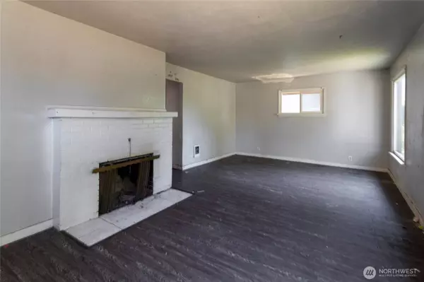 949 S Ridgewood AVE, Tacoma, WA 98405