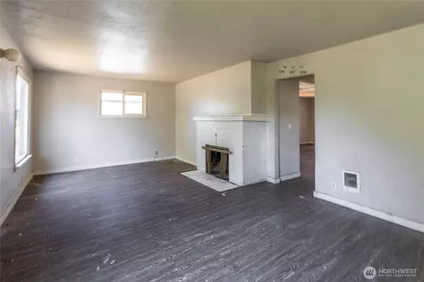 949 S Ridgewood AVE, Tacoma, WA 98405