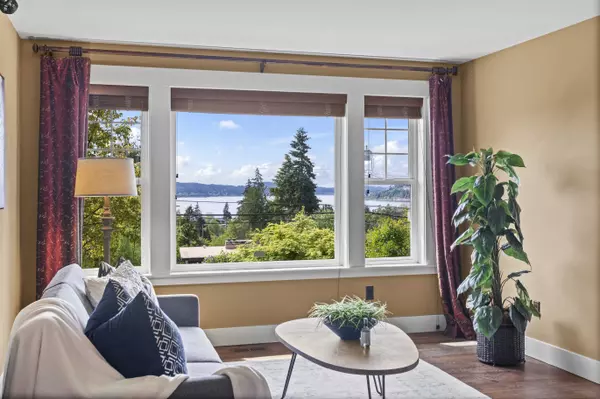 1533 S Sunset Dr, Tacoma, WA 98465-1236