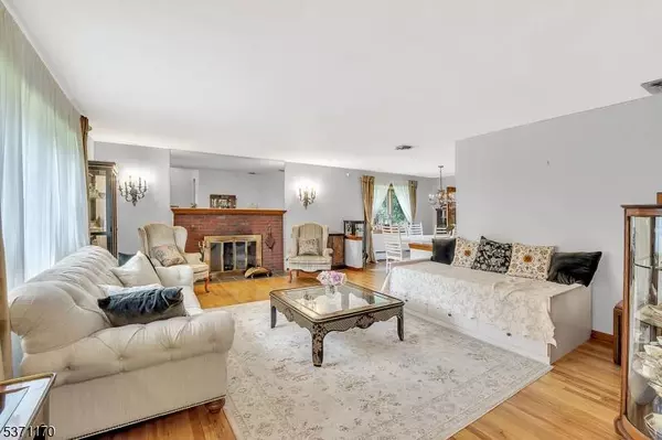 42 Cecilia Dr, Wayne Twp., NJ 07470