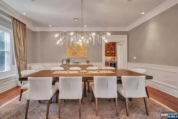 1118 Pines Lake DR, Wayne, NJ 07470