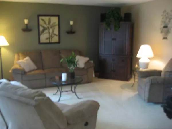 137 Madeline Ave #2, Clifton City, NJ 07011