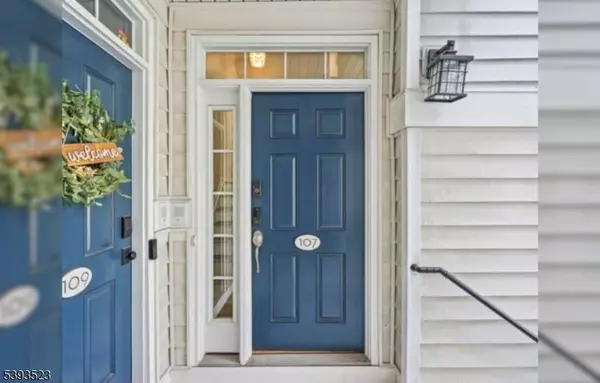 107 Brittany Ct, Clifton City, NJ 07013