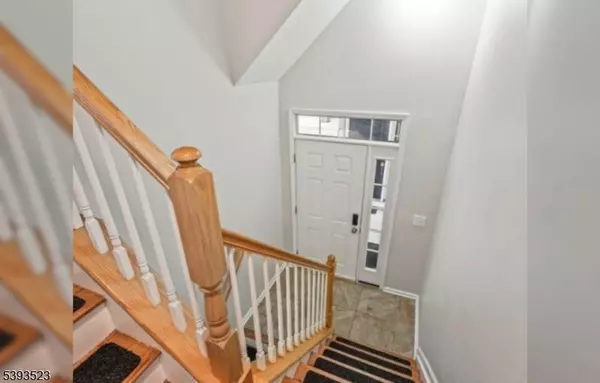 107 Brittany Ct, Clifton City, NJ 07013