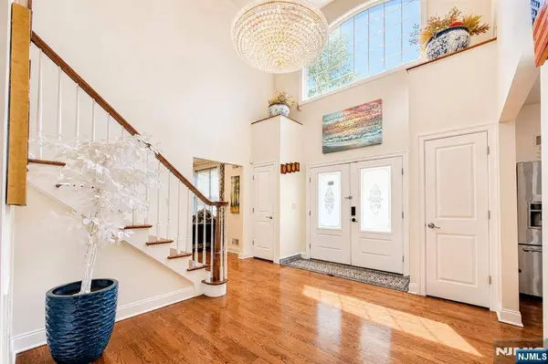 18 Dehart CT, Wayne, NJ 07470