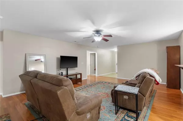 4326 Pecan St, Fayetteville, AR 72704