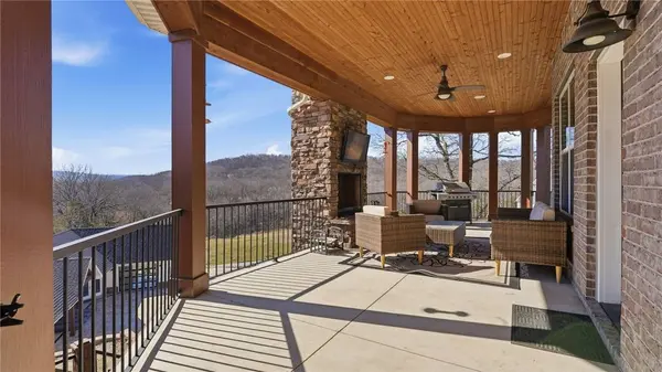 2413 N Autumn View Dr, Fayetteville, AR 72701