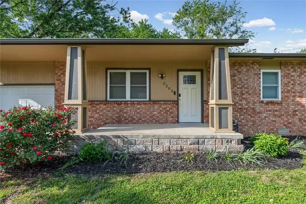 2203 Beth Ln, Bentonville, AR 72712