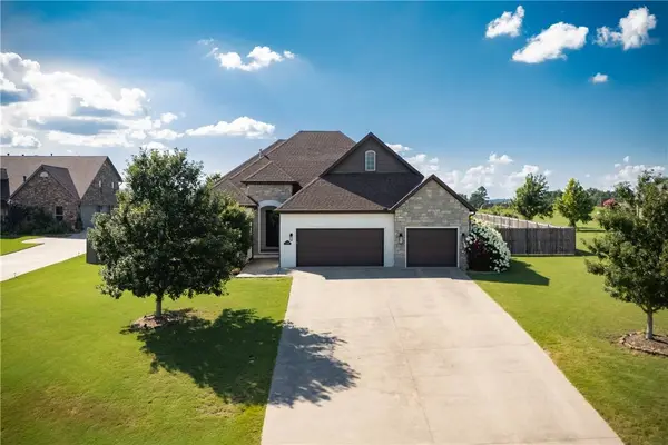 2296 Riverwater Ln, Fayetteville, AR 72703