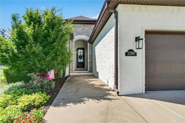 2296 Riverwater Ln, Fayetteville, AR 72703