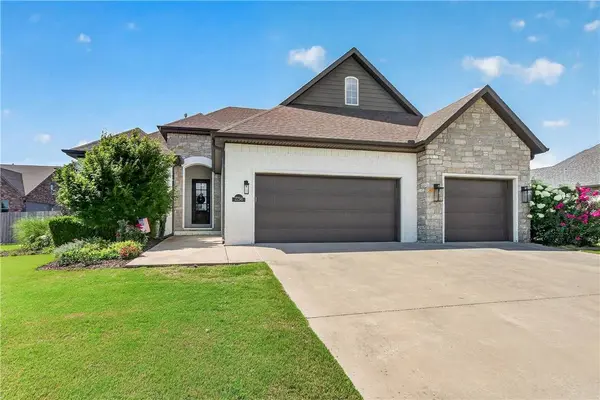 2296 Riverwater Ln, Fayetteville, AR 72703