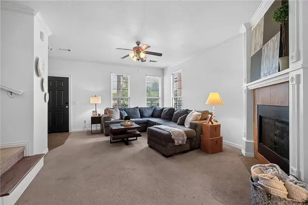 3648 S Tower Cir, Fayetteville, AR 72704