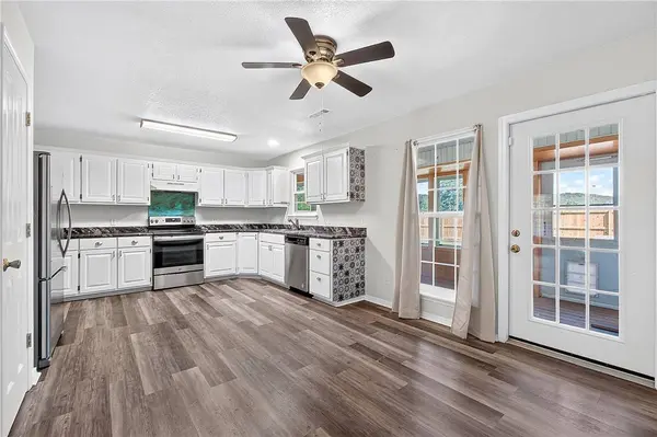 2724 Jessica Pl, Fayetteville, AR 72701