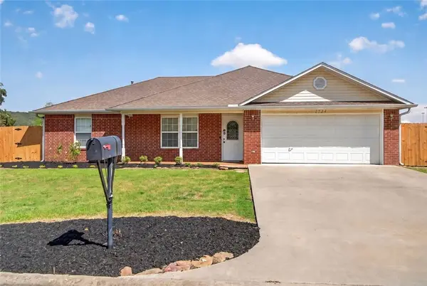 2724 Jessica Pl