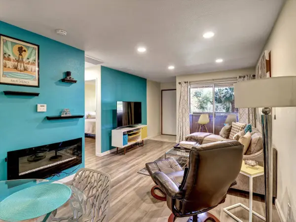 470 N Villa CT #208, Palm Springs, CA 92262