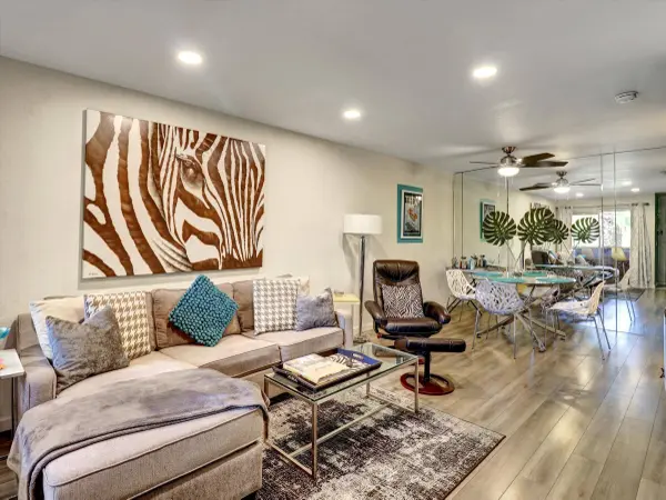 470 N Villa CT #208, Palm Springs, CA 92262