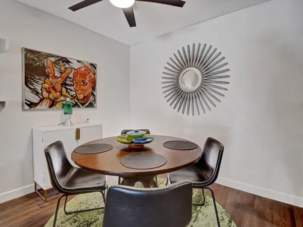 701 Los Felices CIR W #114, Palm Springs, CA 92262