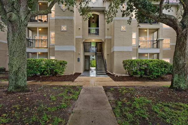 5134 NORTHRIDGE RD #303, Sarasota, FL 34238