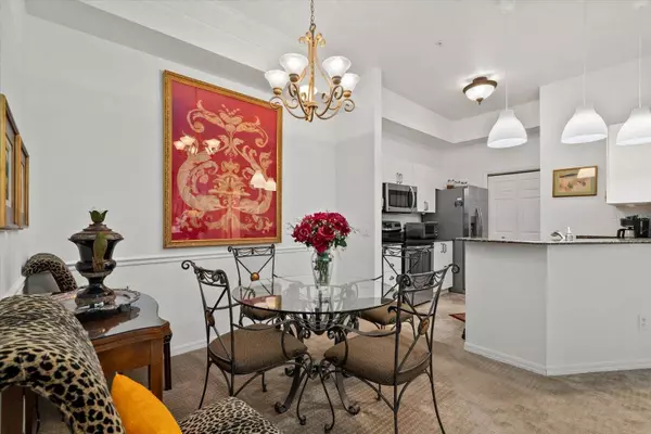 5134 NORTHRIDGE RD #303, Sarasota, FL 34238