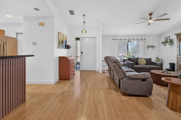 6981 SAINT EDMUNDS LOOP, Fort Myers, FL 33966