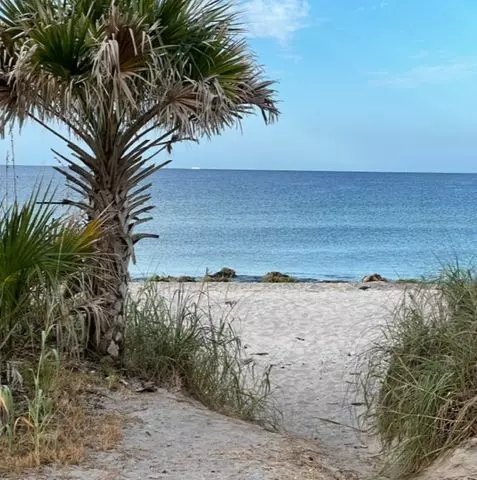 Best places to buy a home on Sarasota beaches,Colleen Waldoch