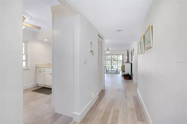 433 CERROMAR LN #430, Venice, FL 34293